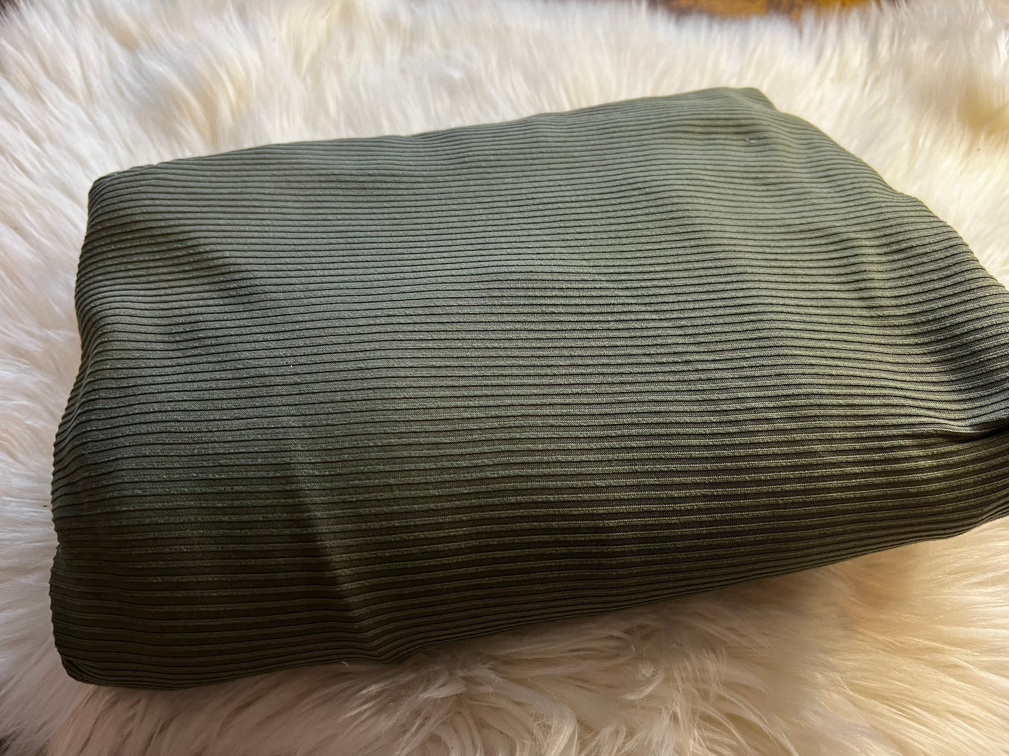 Dark green rib