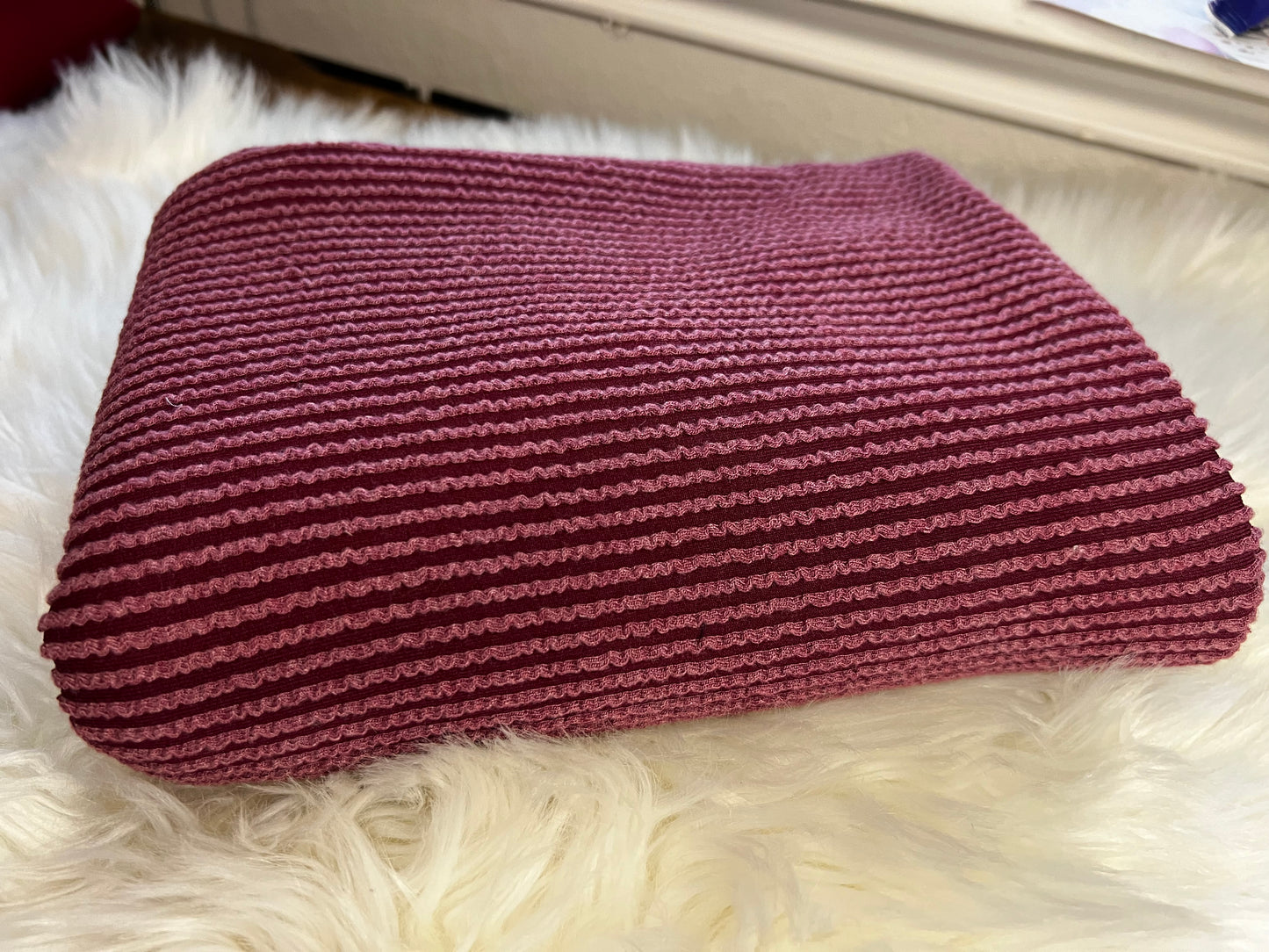 Light burgundy waved rib